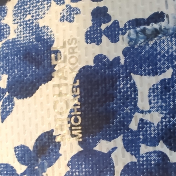 Michael Kors Navy and White Floral Sandals - Picture 5 of 6